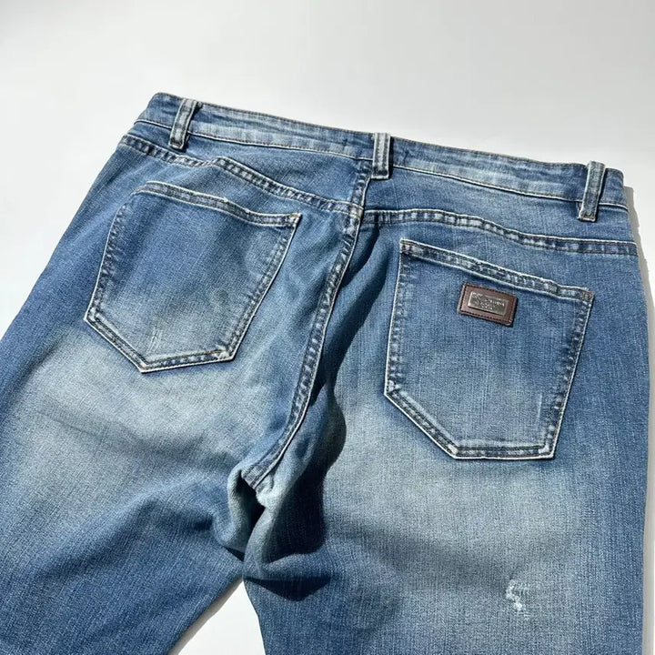 [SOLD OUT] [36] 돌체 앤 가바나 메탈 플레이트 워시드 데님 팬츠