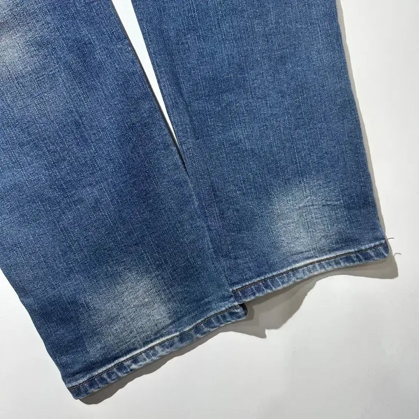 [SOLD OUT] [36] 돌체 앤 가바나 메탈 플레이트 워시드 데님 팬츠
