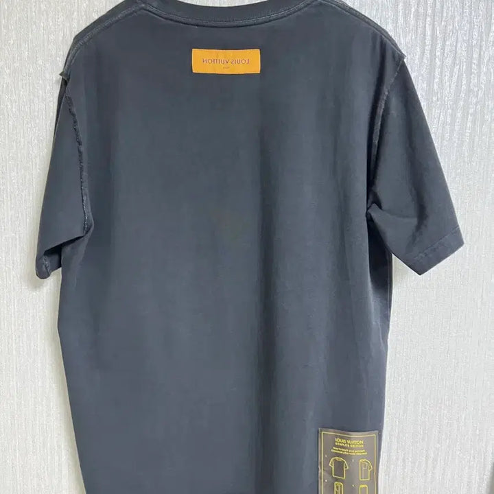 [BUNJANG] Louis Vuitton HIY47W Inside Out Short Sleeve T-Shirt / 루이비통  HIY47W인사이드 아웃 반팔 티셔츠