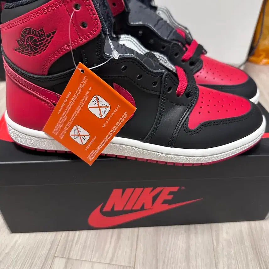 [BUNJANG] Air Jordan 1 85 Bred Sneakers / (260) 에어조던1 85 브레드