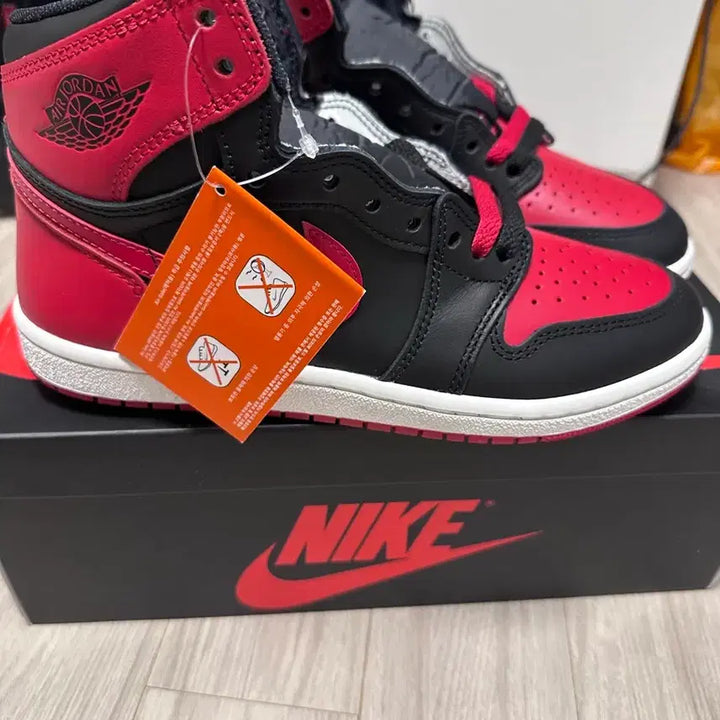 [BUNJANG] Air Jordan 1 85 Bred Sneakers / (260) 에어조던1 85 브레드