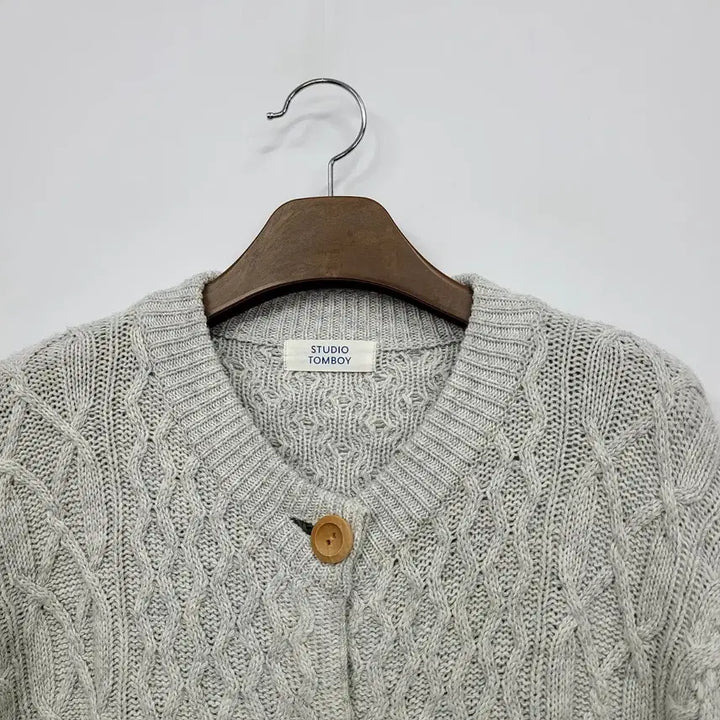 [BUNJANG] Studio Tomboy Cable Knit Cardigan / 스튜디오 톰보이 케이블 니트 가디건/프리/앨리스/1030