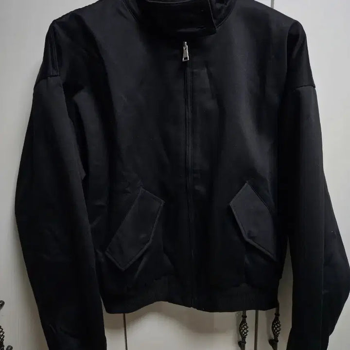 [SOLD OUT] 오버핏 새틴 헤링턴 블랙 자켓 / M 105~110