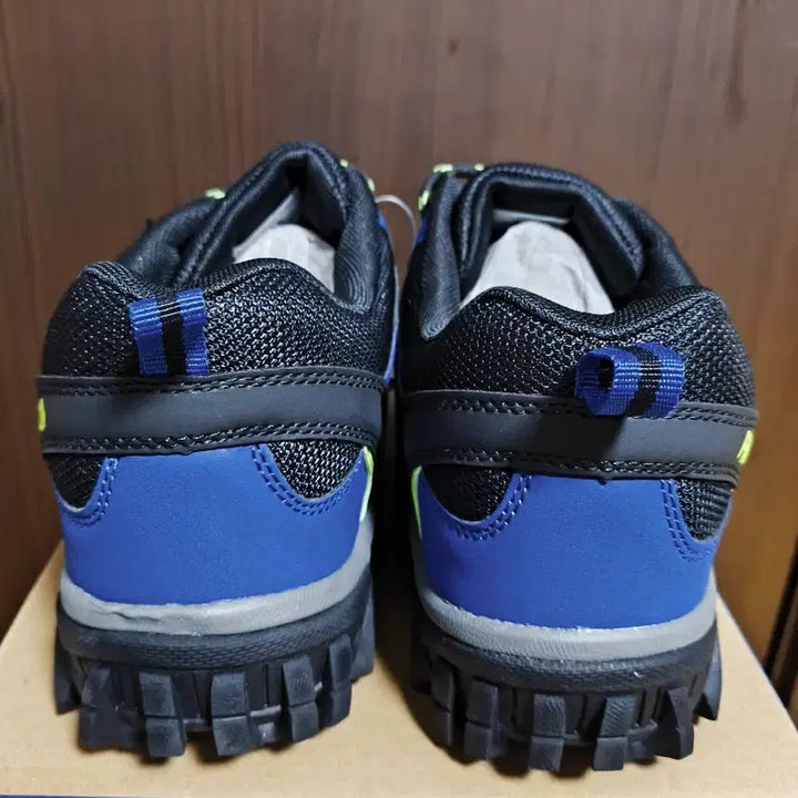 [SOLD OUT] (새상품)270 남성 등산화 프로월드컵 트레킹화 운동화