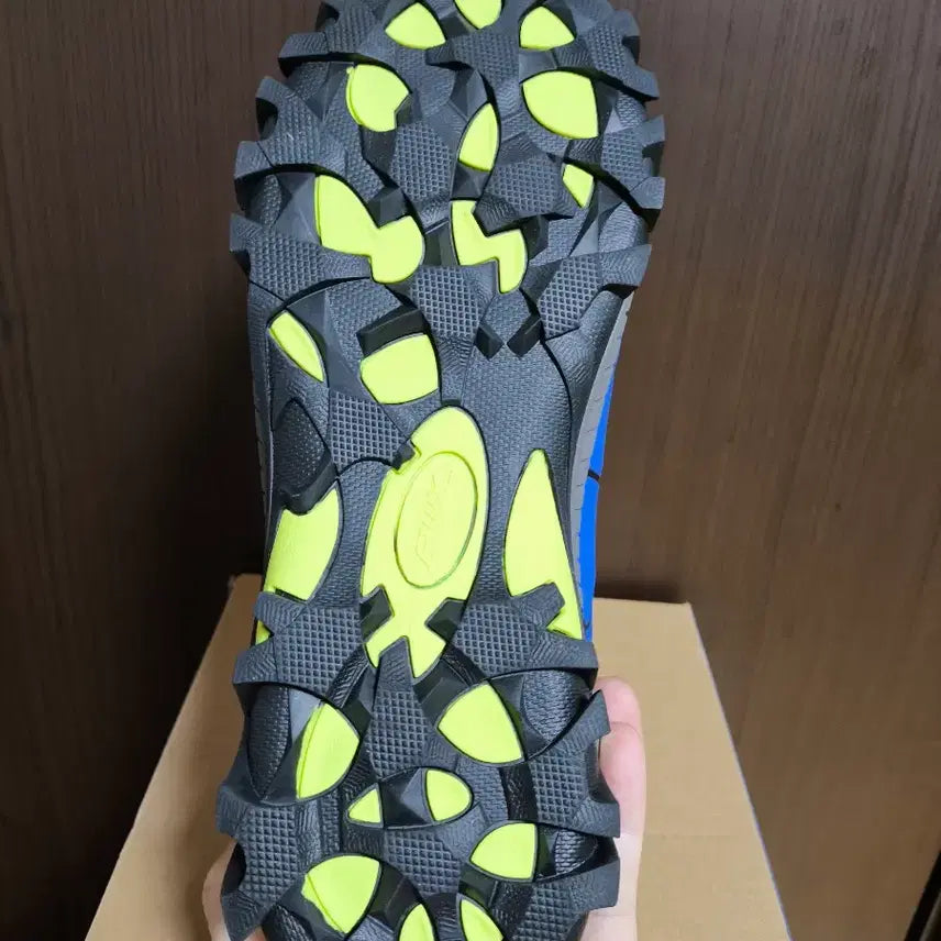 [SOLD OUT] (새상품)270 남성 등산화 프로월드컵 트레킹화 운동화