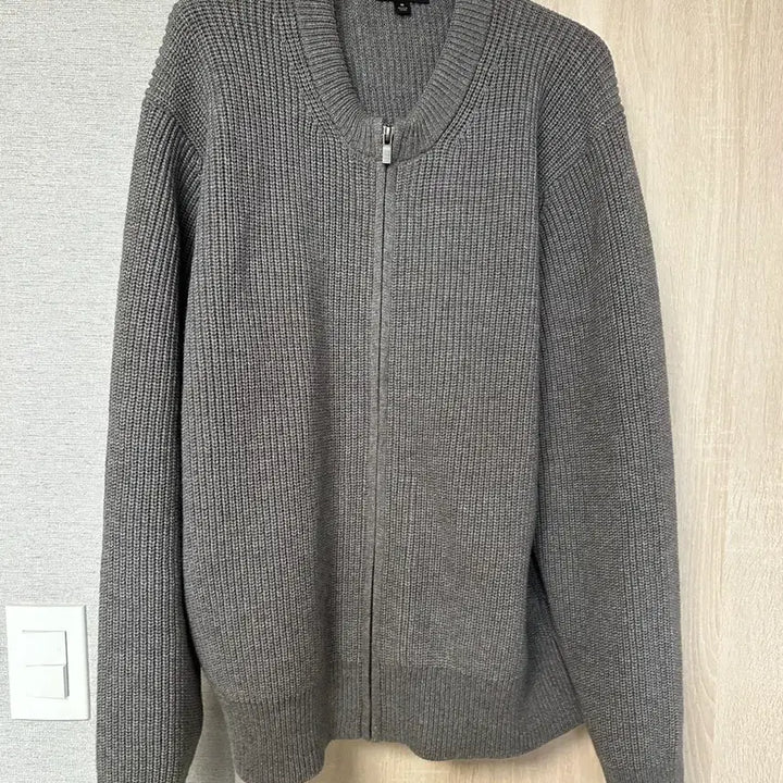 [BUNJANG] Uniqlo Crew Neck Full-Zip Cardigan Gray / [M] 유니클로 크루넥풀집가디건 그레이