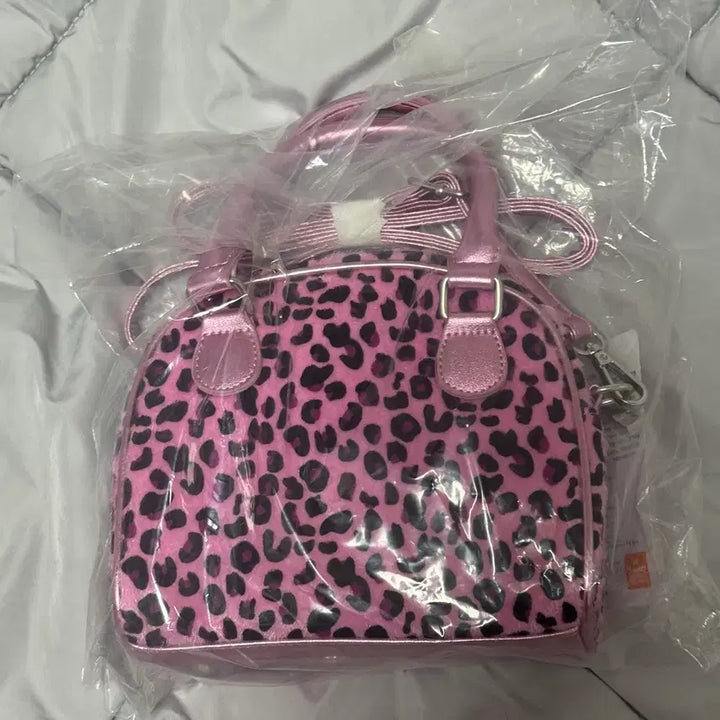 [BUNJANG] Hello Kitty Aveil Pink Leopard Tote Bag / 헬로키티 아베일 핑크 호피 토트백 크로스 스트랩 가방