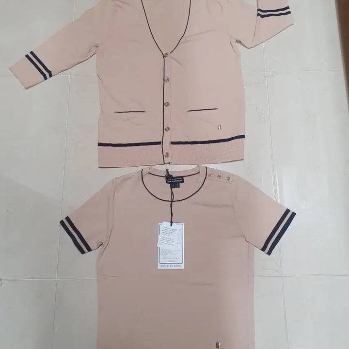 [BUNJANG] Marinayo Beige Cardigan and Short-Sleeve Knit Set / 마리나요팅 베이지 가디건 반팔 니트 세트(미사용)