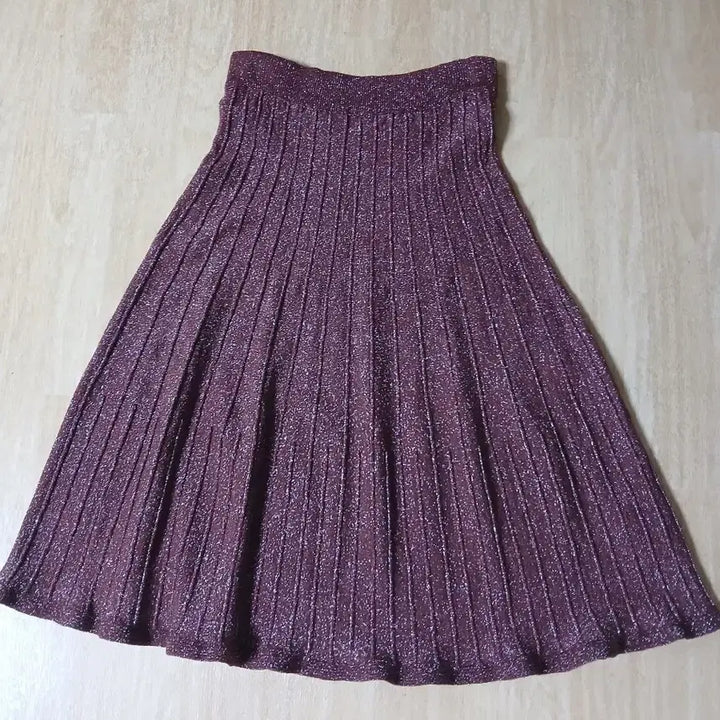 [BUNJANG] On&amp;On Shining Midi Skirt / 새옷ㅡ온앤온 샤이닝 미디스커트 27. 28