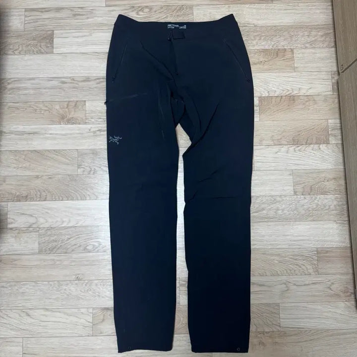 [SOLD OUT] 아크테릭스 감마팬츠 36 tall 사이즈 판매합니다!