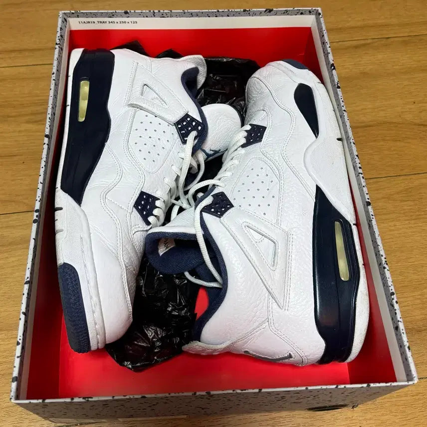 [BUNJANG] Nike Air Jordan 4 Columbia Sneakers / 나이키 에어 조던 4 컬럼비아 290