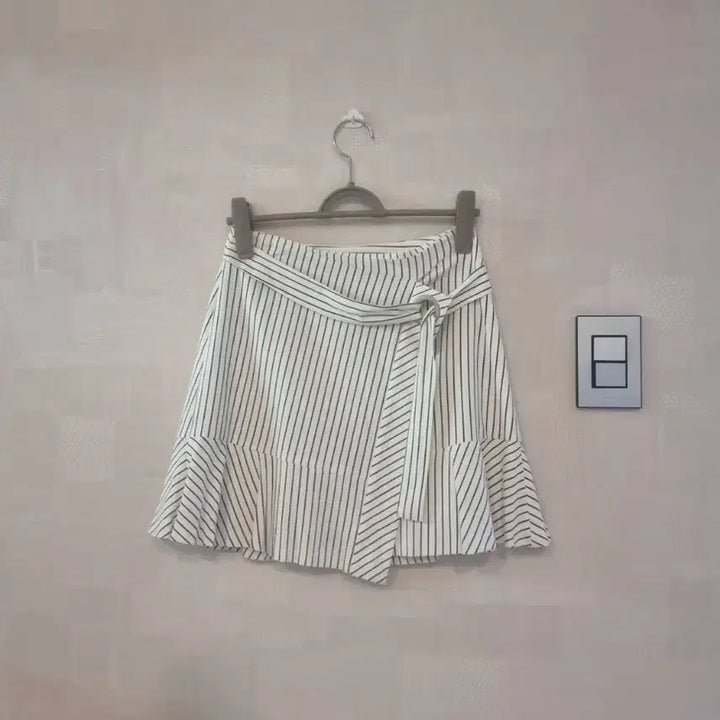 [BUNJANG] Striped Wrap Tie Mini Skirt / 스트라이프 랩 스커트 타이 미니스커트 55