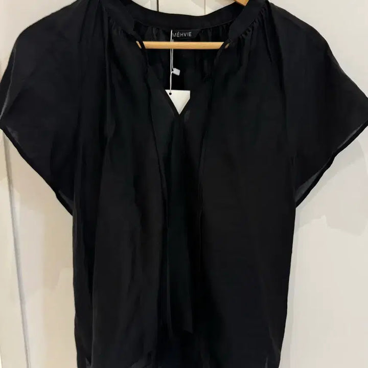 [BUNJANG] MEBE Petal Blouse Sleeveless Set Black New / 메비 페탈블라우스 나시 세트 검정 새상품 정가15.2 (택ㅇ)