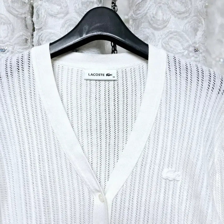 [SOLD OUT] 라코스테 화이트 브이넥 가디건