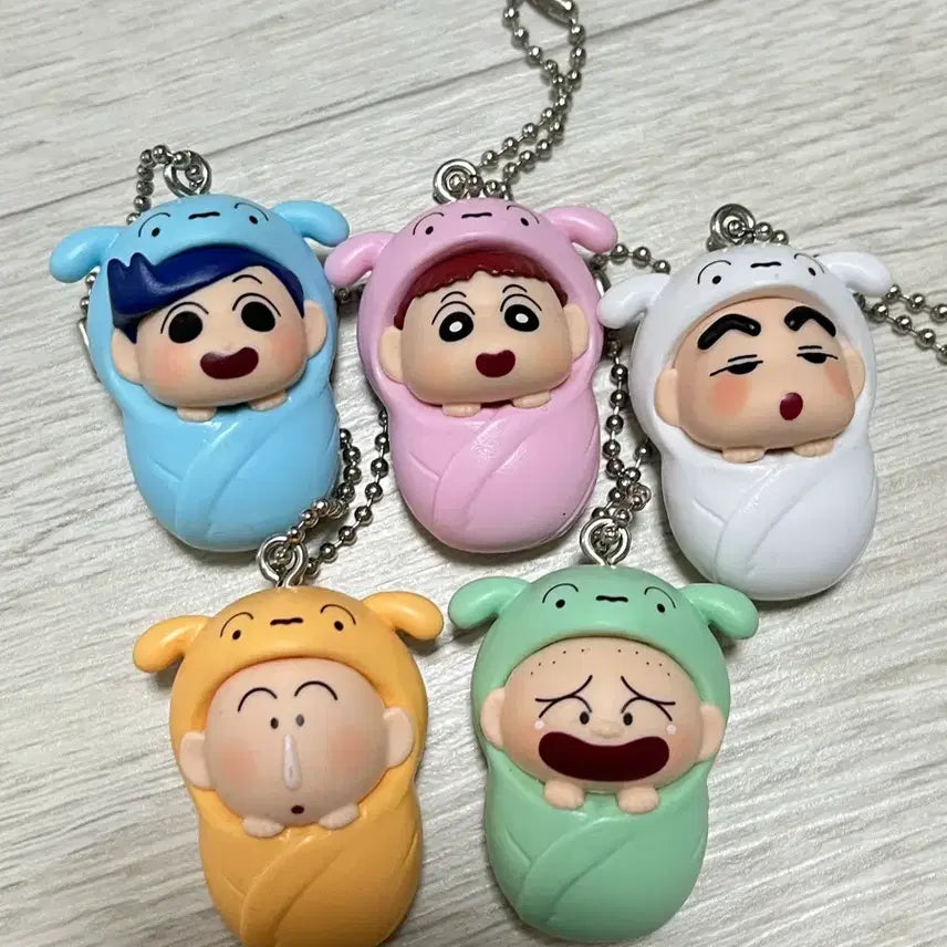 [SOLD OUT] 짱구 베이비 스윙 포대기 가챠 키링