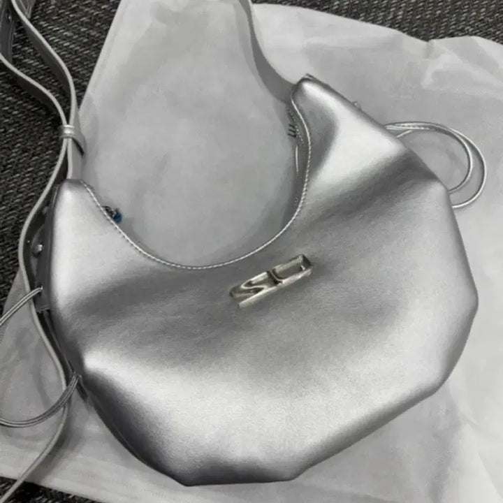 [BUNJANG] Square Line Mini Silver Shoulder Bag / 스퀘어라인 String Mini 실버