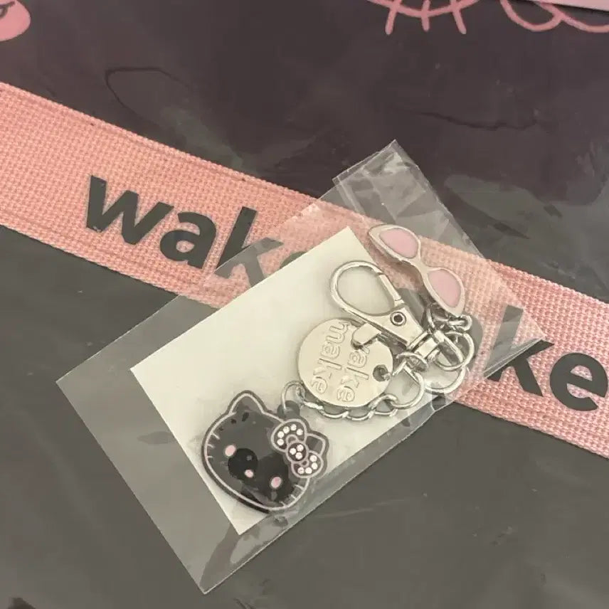 [SOLD OUT] 웨이크메이크 헬로키티 참