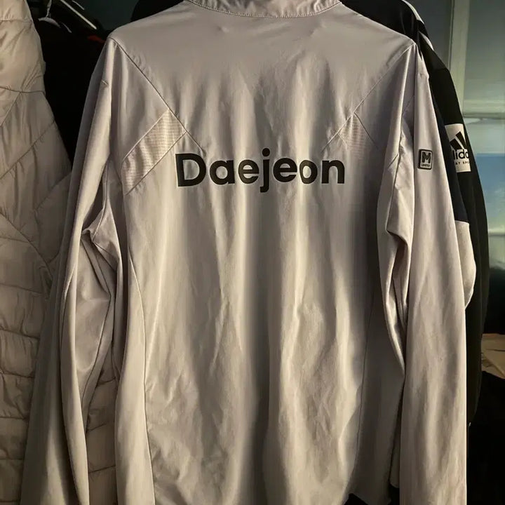 [BUNJANG] Daejeon Metropolitan City Taekwondo Zip-up Jacket / 대전광역시 태권도 집업