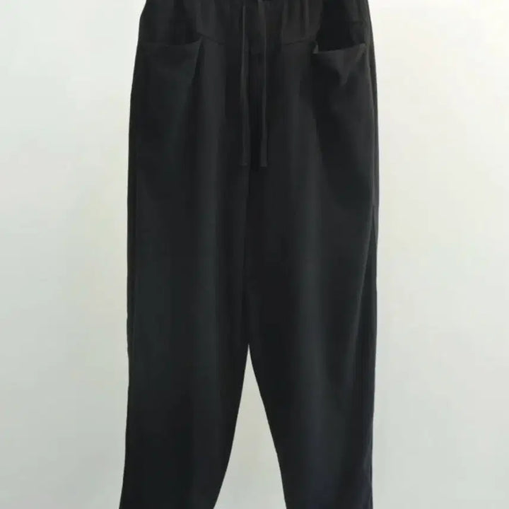 [SOLD OUT] [1] 코모리 26SS 블랙 드릴 테이퍼드 팬츠 새상품