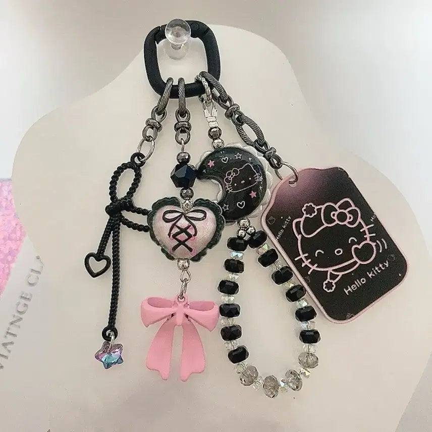 [SOLD OUT] 헬로키티 블랙 펜던트 키링