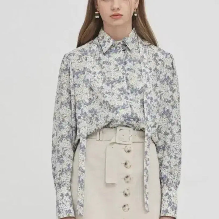 [BUNJANG] Gabrieli Chiffon Blouse with Tie Detail / 가브리엘리 타이 블라우스