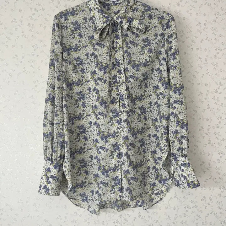 [BUNJANG] Gabrieli Chiffon Blouse with Tie Detail / 가브리엘리 타이 블라우스