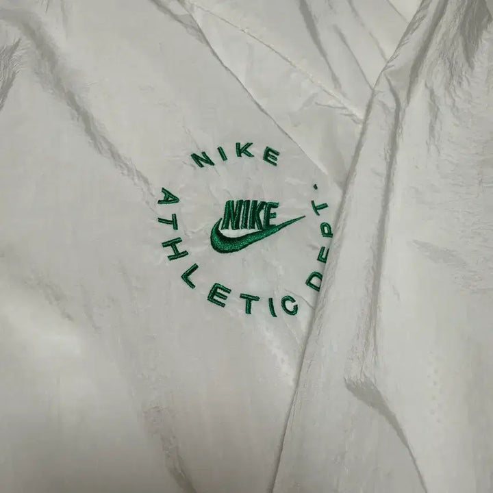 [BUNJANG] Nike White Windbreaker Jacket L / 나이키 화이트 바람막이 자켓 L
