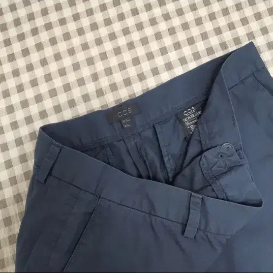 [BUNJANG] COS Navy Shorts / COS 코스 네이비 반바지