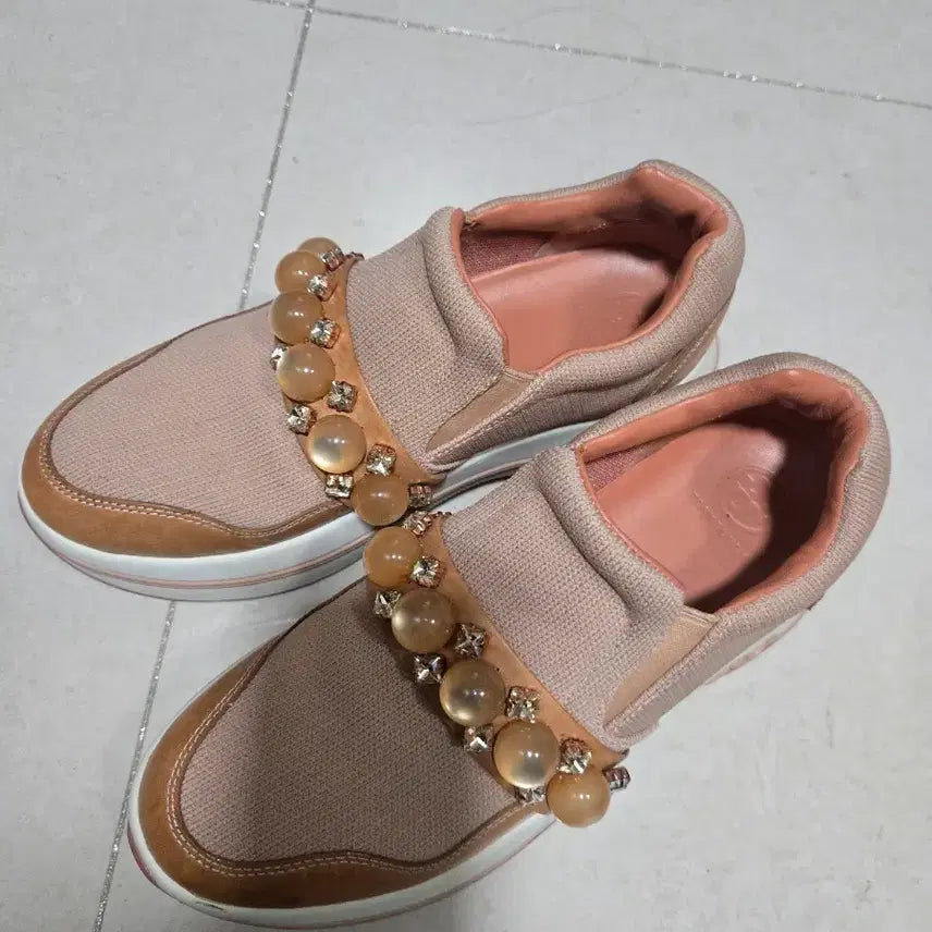 [BUNJANG] Tory Burch Beaded Sneakers Slip-on / 토리버치 구슬 장식 스니커즈 슬립온 스타일