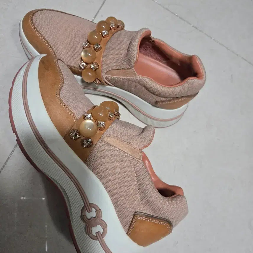 [BUNJANG] Tory Burch Beaded Sneakers Slip-on / 토리버치 구슬 장식 스니커즈 슬립온 스타일