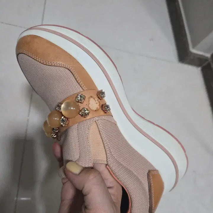 [BUNJANG] Tory Burch Beaded Sneakers Slip-on / 토리버치 구슬 장식 스니커즈 슬립온 스타일
