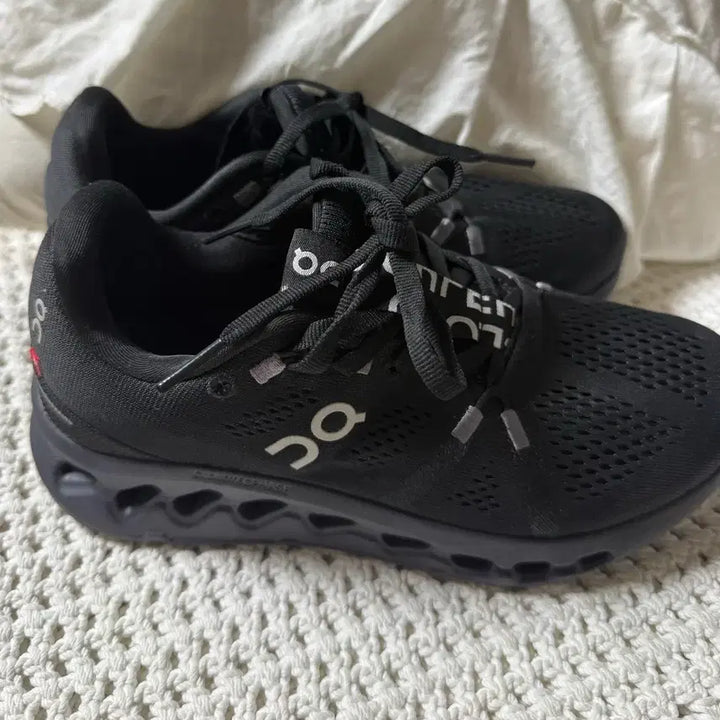 [BUNJANG] OnLearning Cloud Surfer Running Shoes - Black, 230 / 온러닝 클라우드 서퍼 러닝화 블랙 230