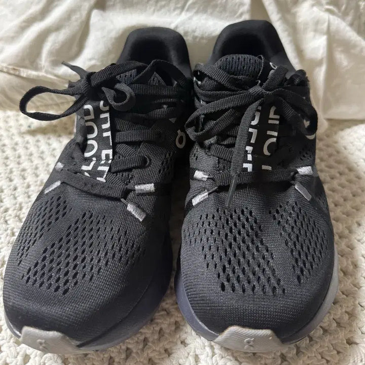 [BUNJANG] OnLearning Cloud Surfer Running Shoes - Black, 230 / 온러닝 클라우드 서퍼 러닝화 블랙 230