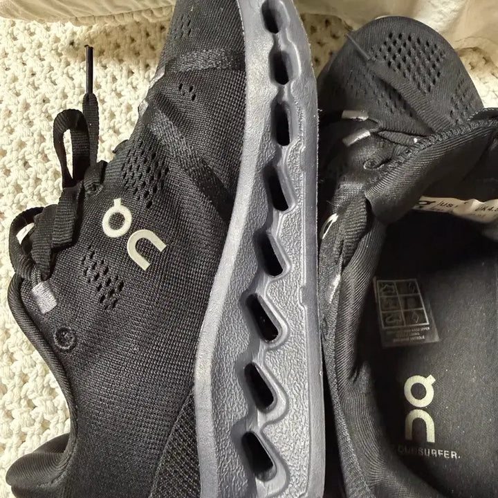[BUNJANG] OnLearning Cloud Surfer Running Shoes - Black, 230 / 온러닝 클라우드 서퍼 러닝화 블랙 230