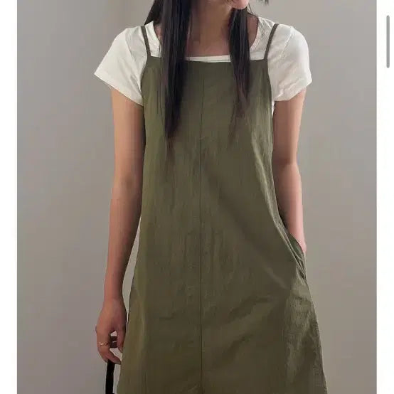 [BUNJANG] Khaki Sleeveless Dress and White T-shirt Set / 카키 나시원피스 흰티 셋트 새상품