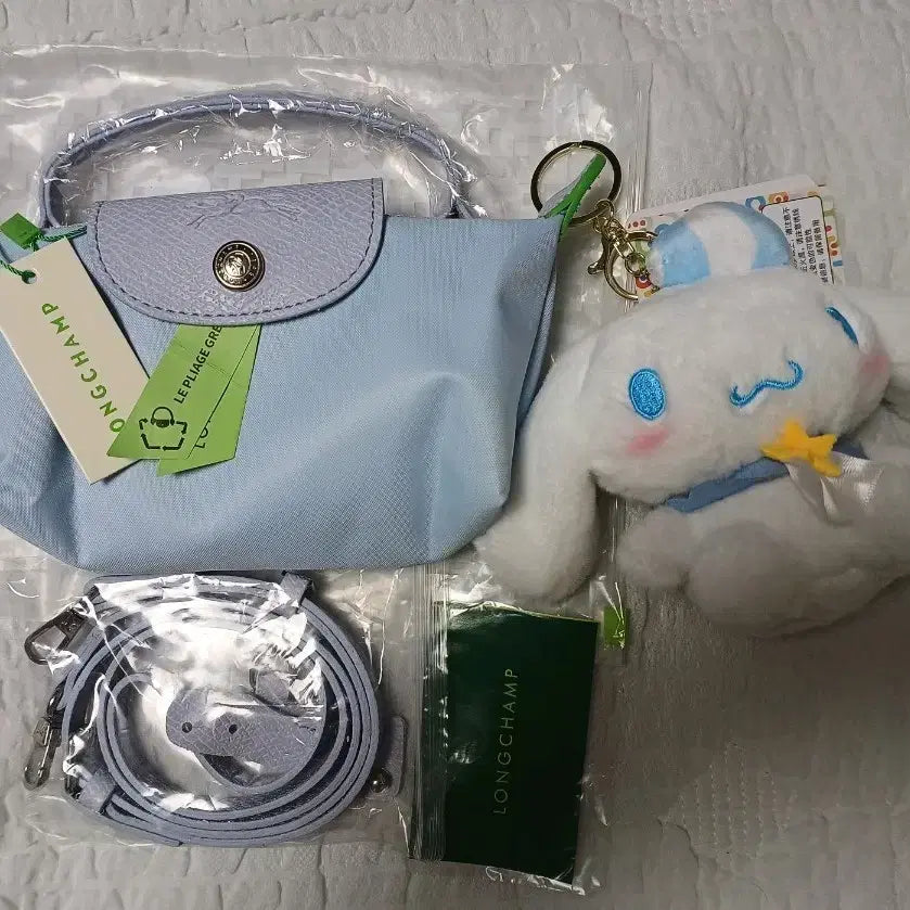 [SOLD OUT] 롱샴 르플리아쥬 하늘색 가방 + 시나모롤 키링 + 크로스끈세트