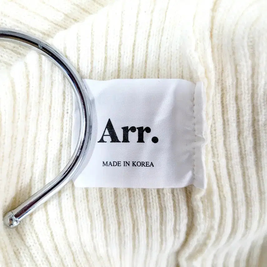 [BUNJANG] Arr. Ribbed Round Knit Sweater / +Arr. 아르 골지 라운드 니트 Y949
