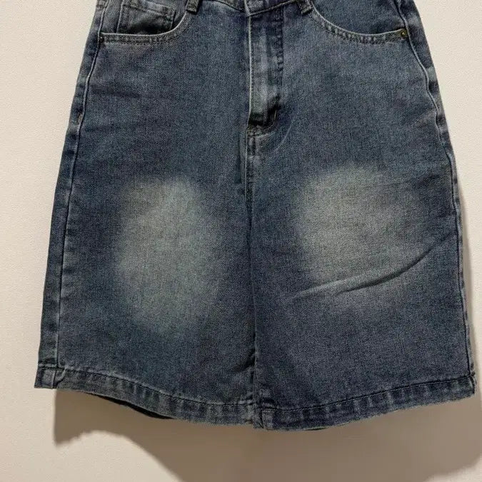 [BUNJANG] High-Waisted Denim Shorts / 하이웨스트 반바지 미착용