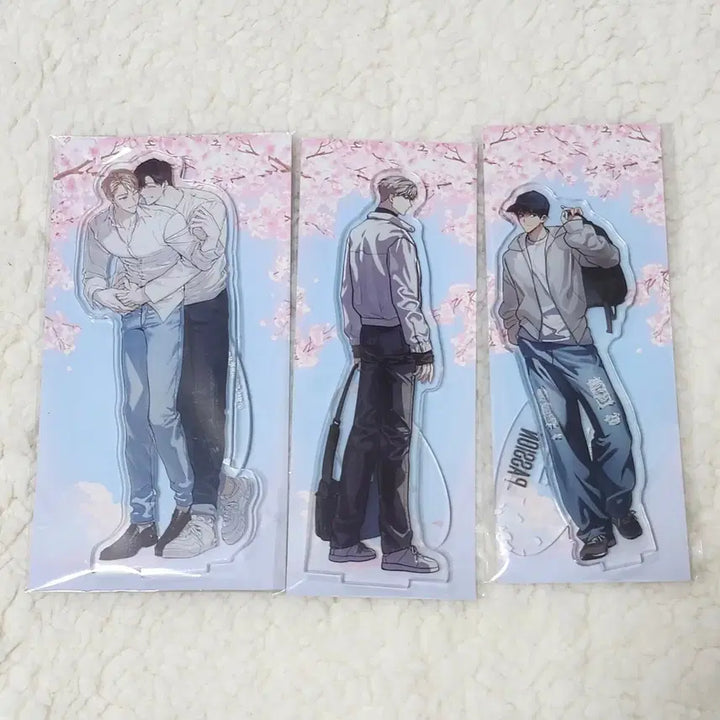 [BUNJANG] Laga Noctia Hanbok Acrylic Stand, Photocard, Badge Set / 패션 라가 녹티아 한복 생일 아크릴 스탠드 포토카드 뱃지 리미티드런 팝업