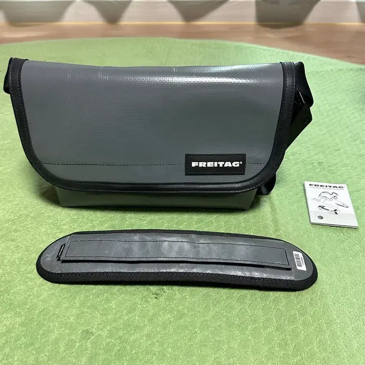 [BUNJANG] Freitag Hawaï Five-O Charcoal Tarp Bag / 프라이탁 하파오 차콜 참기름 타프