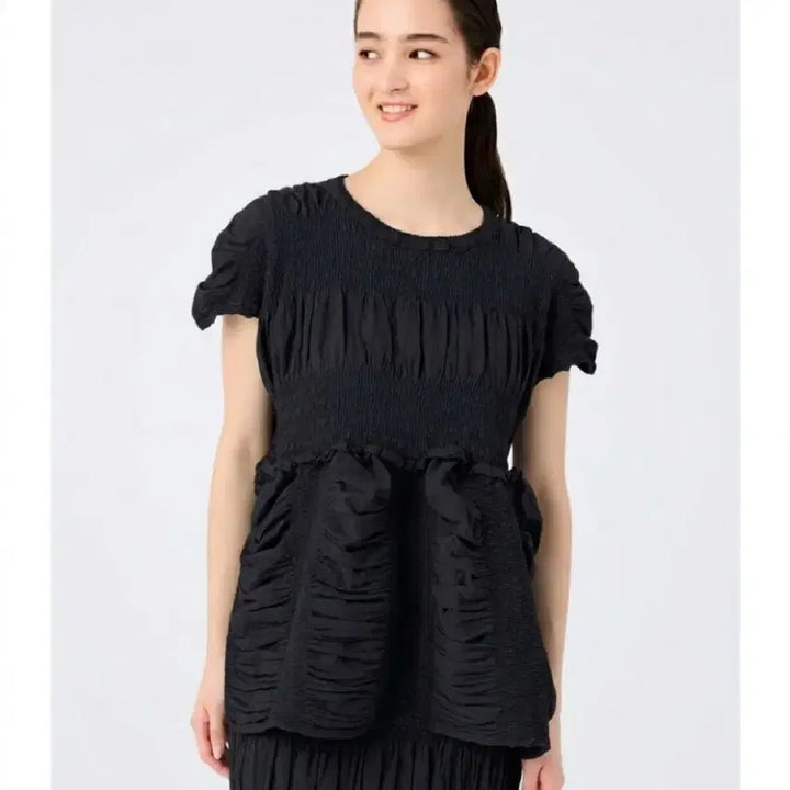 [BUNJANG] Issey Miyake Me Shrink Short Sleeve T-shirt / 이세이미야케 미 슈링크 반팔 2026신상 (택달린 새것)