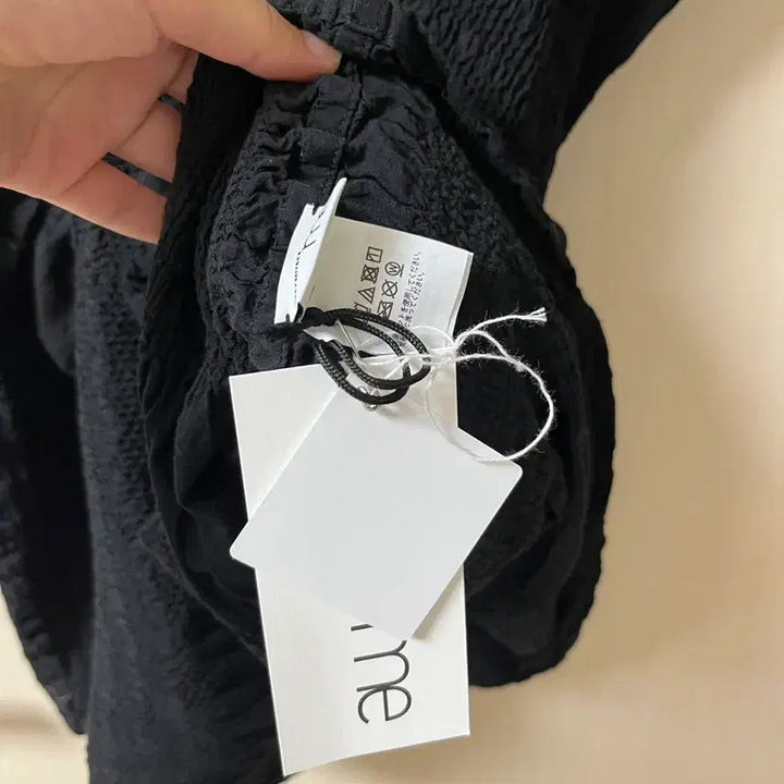 [BUNJANG] Issey Miyake Me Shrink Short Sleeve T-shirt / 이세이미야케 미 슈링크 반팔 2026신상 (택달린 새것)