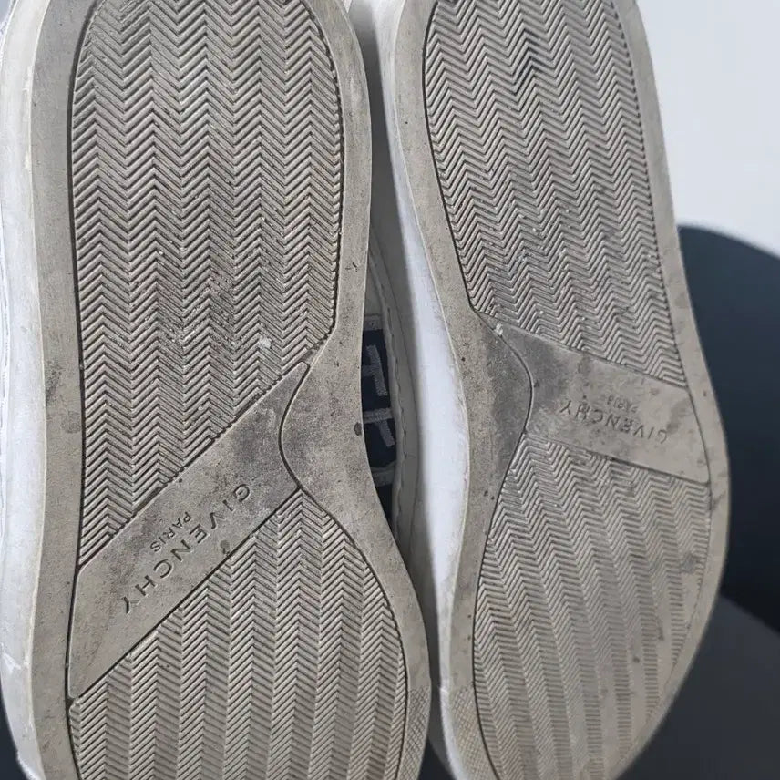 [BUNJANG] Givenchy White Logo Banned Sneakers / 지방시 화이트 로고 밴딩 스니커즈 240