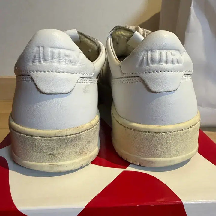 [BUNJANG] AUTRY Medalist White Sneakers Size 44 / (44)오트리 메달리스트 흰색 스니커즈