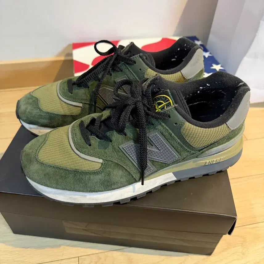 [BUNJANG] Stone Island x New Balance 574 Green Collaboration Sneakers / (285)스톤아일랜드 뉴발란스 574 그린