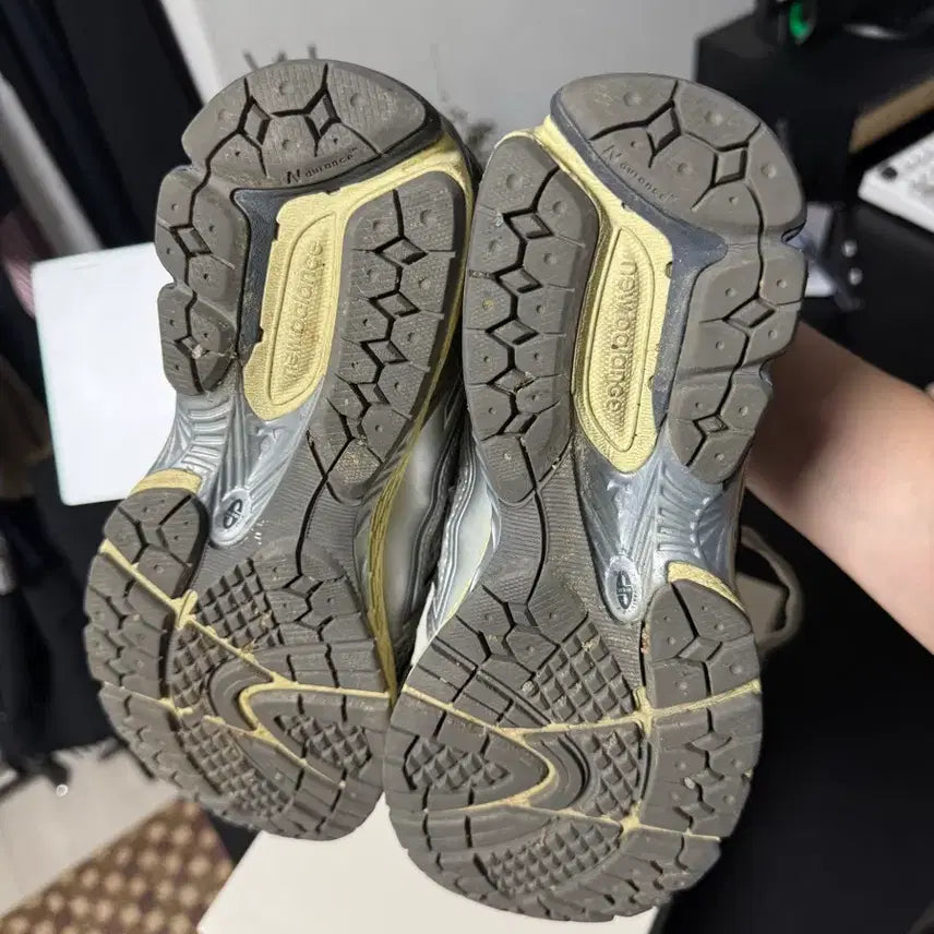 [SOLD OUT] 뉴발란스 디스이즈네버댓 1906 다운타운런 255