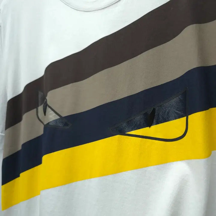 [BUNJANG] Fendi Bag Bugs Multi Stripe Round Short Sleeve T-shirt (XL) / 펜디 백 버그 아이즈 멀티 스트라이프 라운드 반팔 티셔츠 (XL)