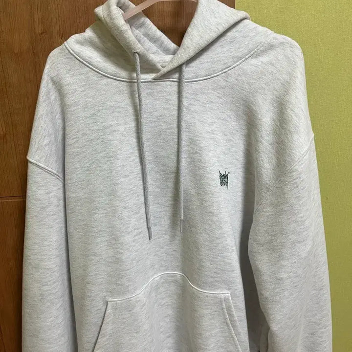 [SOLD OUT] 브라운브레스 후드티