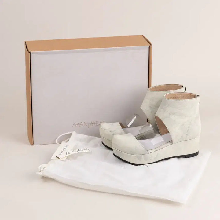 [SOLD OUT] 플랫아파트먼트 한복 모티브 웨지힐 부츠 240