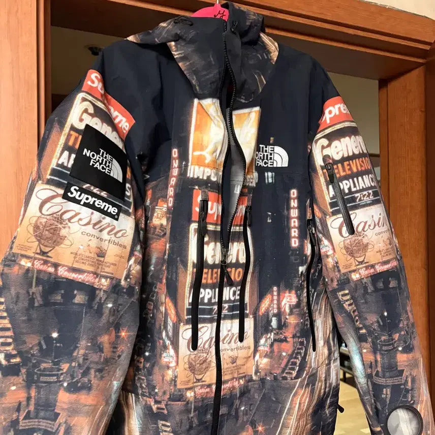 [BUNJANG] Supreme The North Face Times Square Windbreaker Jacket / 슈프림 노스페이스 타임스퀘어 바람막이 L